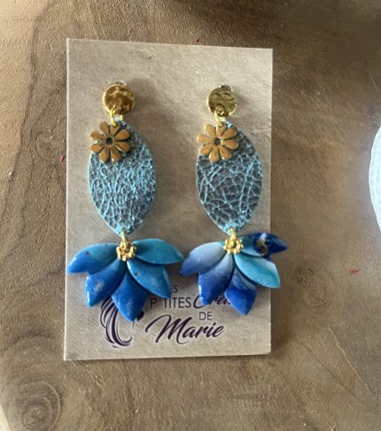boucles bleu cuir